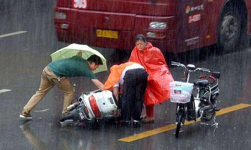 電動車騎行不開燈易釀事故：法律無規(guī)定，交警定責(zé)時考慮“黑燈”因素合理嗎？